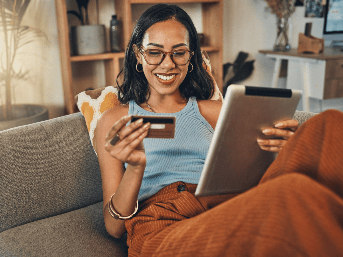 ONLINE-PAYMENTS-HERO_mobile-1200x900-1-min
