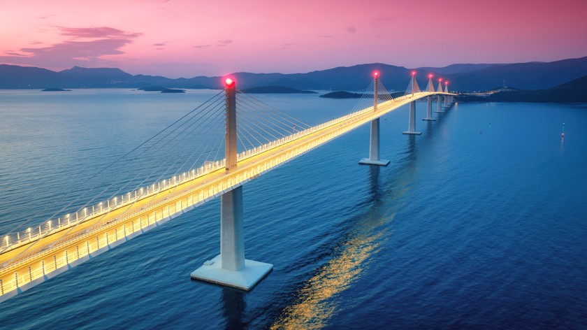 CustomerSuccess-Hero-Tablet